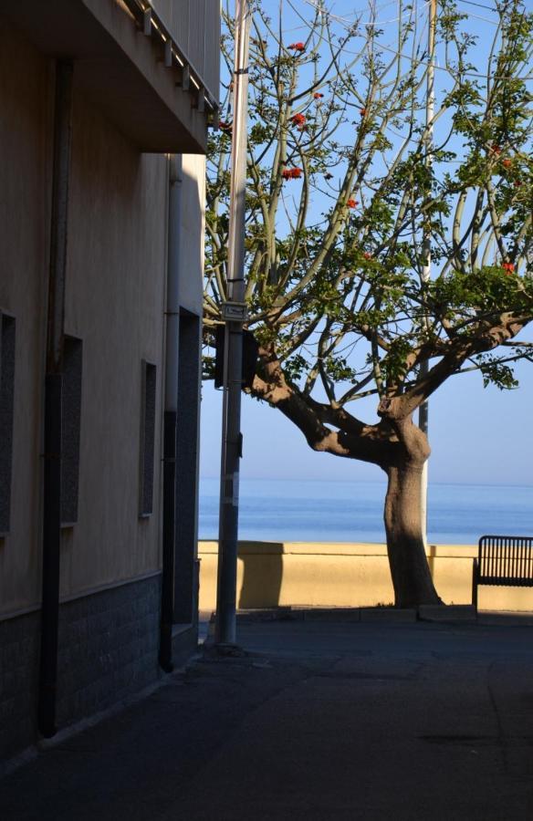 I Tesori Del Mare Acomodação com café da manhã Letoianni Exterior foto